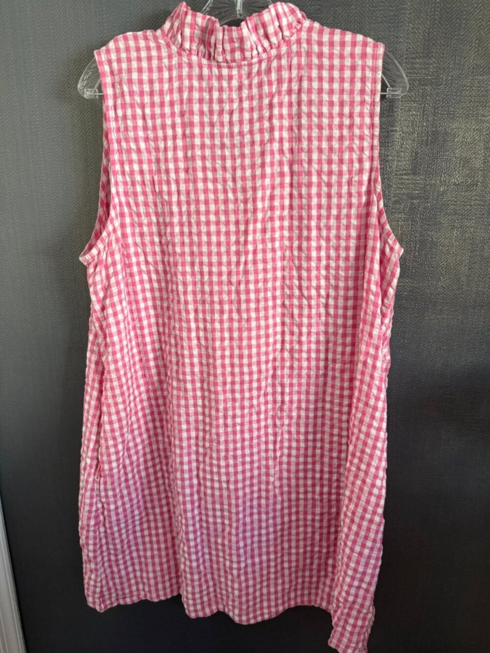 Pink & White Gingham Sleeveless Ruffle Neck Blouse 2X By Crown & Ivy - Picture 2 of 5